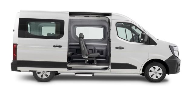 Master XDD 170PS Kombi 9 Sitze - carmax24 GmbH