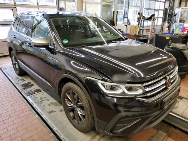 Tiguan Allspace Life IQ-Light Matrix AHK HeadUp - carmax24 GmbH