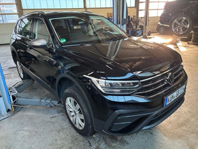 Tiguan Allspace 2.0 TDI Life AHK Navi DSG DAB - carmax24 GmbH